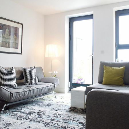 Central 2 Bedroom Apartment With Free Parking Edinburgh Kültér fotó